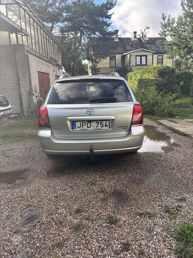 Toyota Avensis 2008 — engine 2000 cm³, 126 HP (93kW)