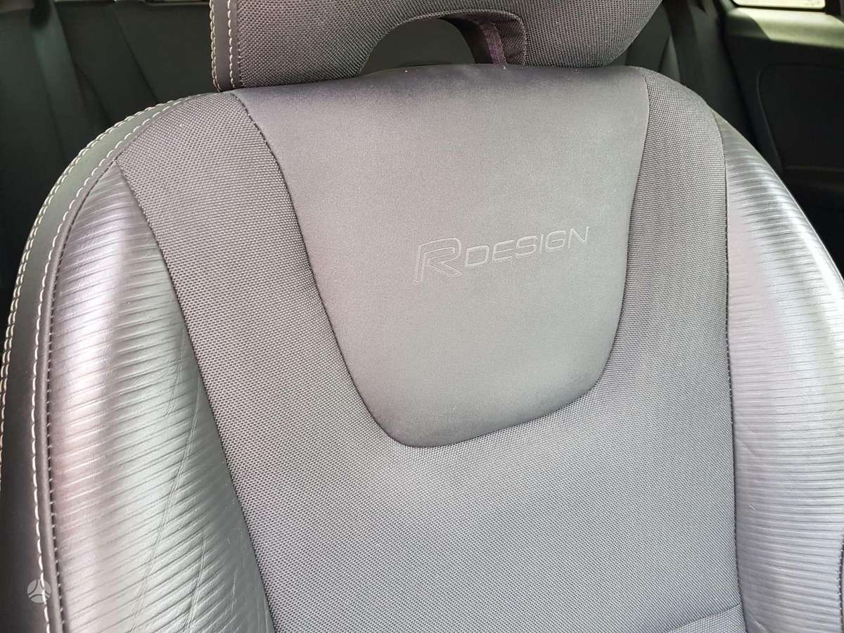 Volvo V60 2012 — photo 10