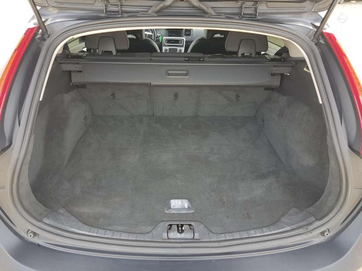 Volvo V60 2012 — photo 14