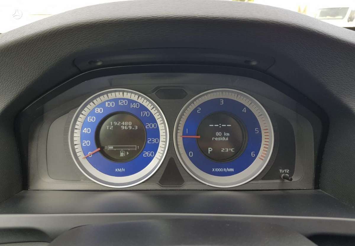 Volvo V60 2012 — photo 16