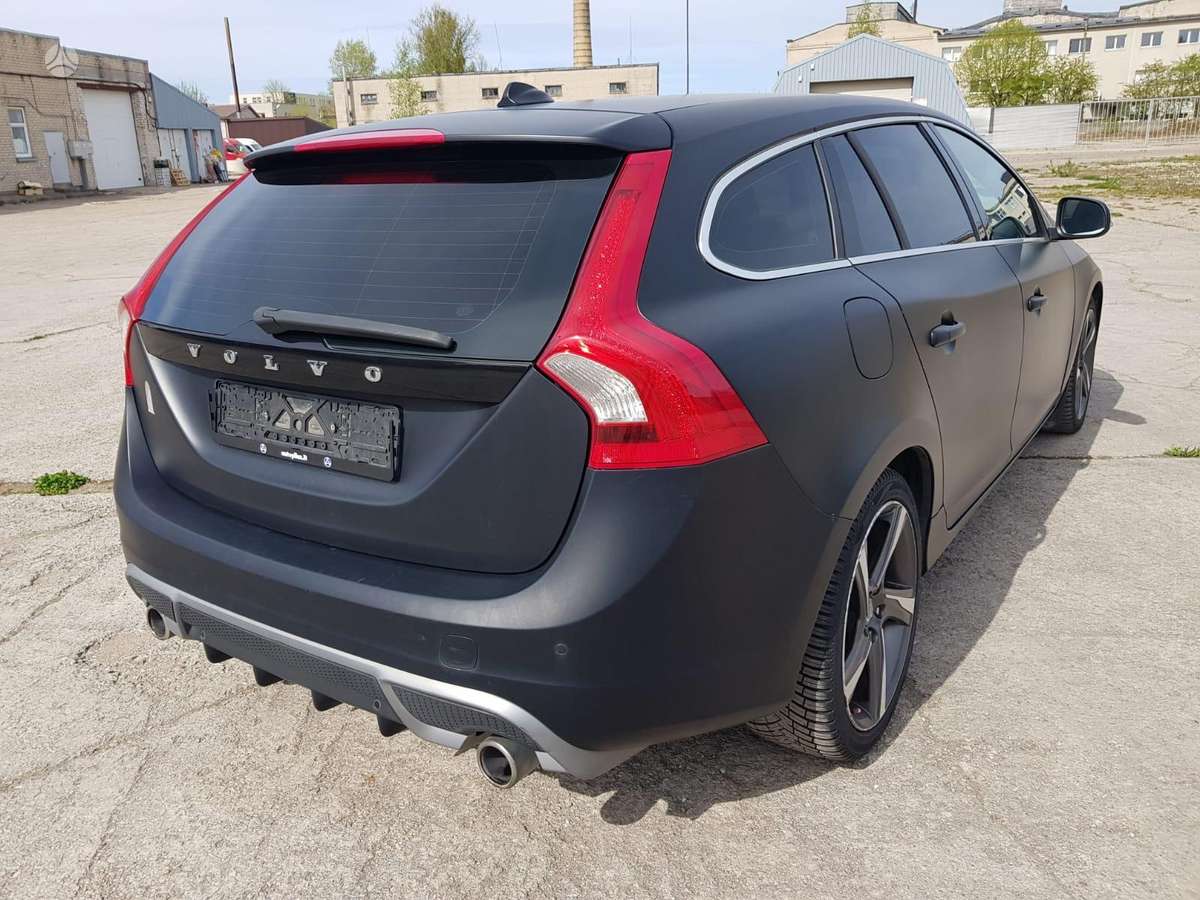 Volvo V60 2012 — engine 1984 cm³, 163 HP (120kW)