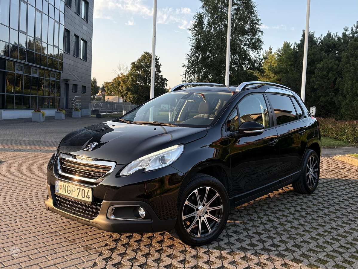 Peugeot 2008 2015 — interior