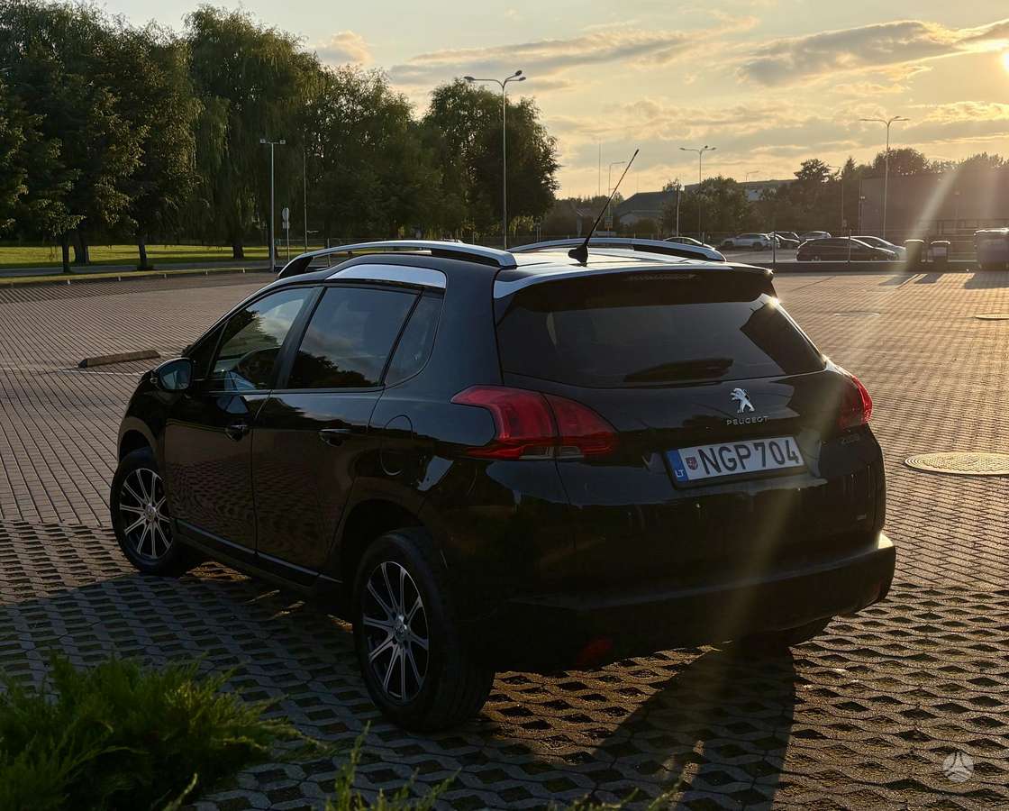 Peugeot 2008 2015 — engine 1560 cm³, 92 HP (68kW)