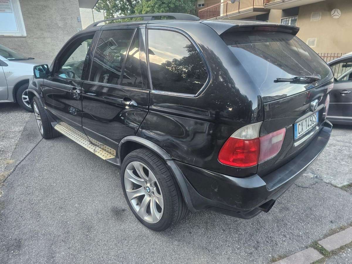 BMW X5 2005 — салон