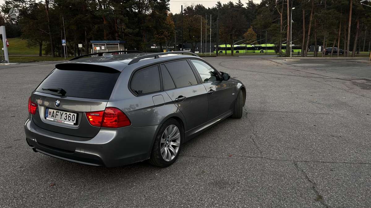 BMW 318 2010 — engine 1995 cm³, 136 HP (100kW)