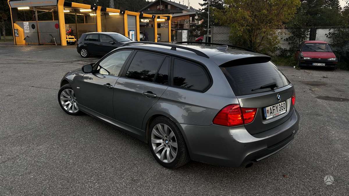 BMW 318 2010 — photo 5