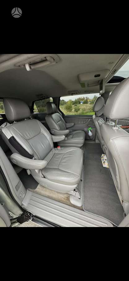 Toyota Sienna 2009 — photo 14