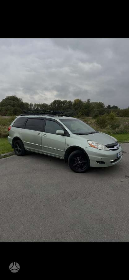 Toyota Sienna 2009 — engine 3456 cm³, 268 HP (197kW)