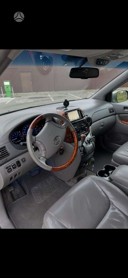 Toyota Sienna 2009 — photo 5