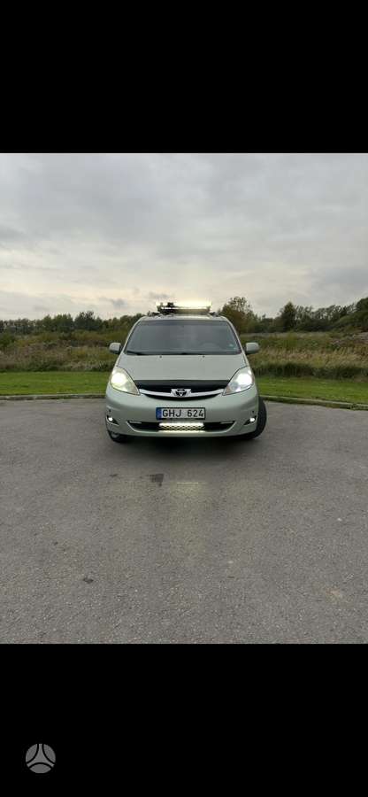 Toyota Sienna 2009 — photo 9