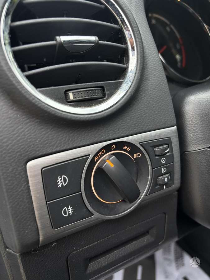 Opel Antara 2009 — photo 15