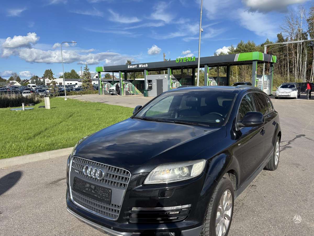 Audi Q7 2007 — rear view