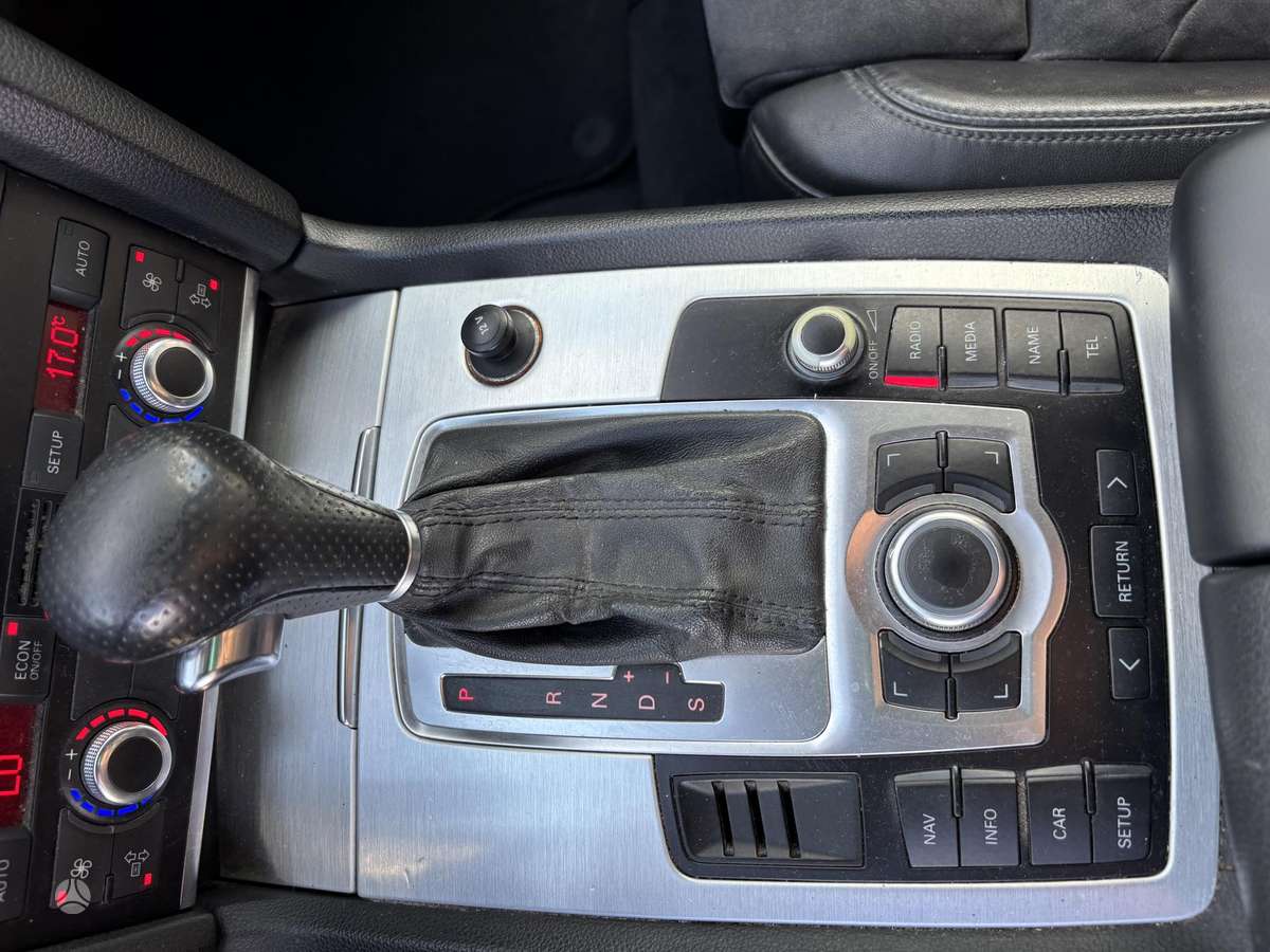 Audi Q7 2007 — photo 24