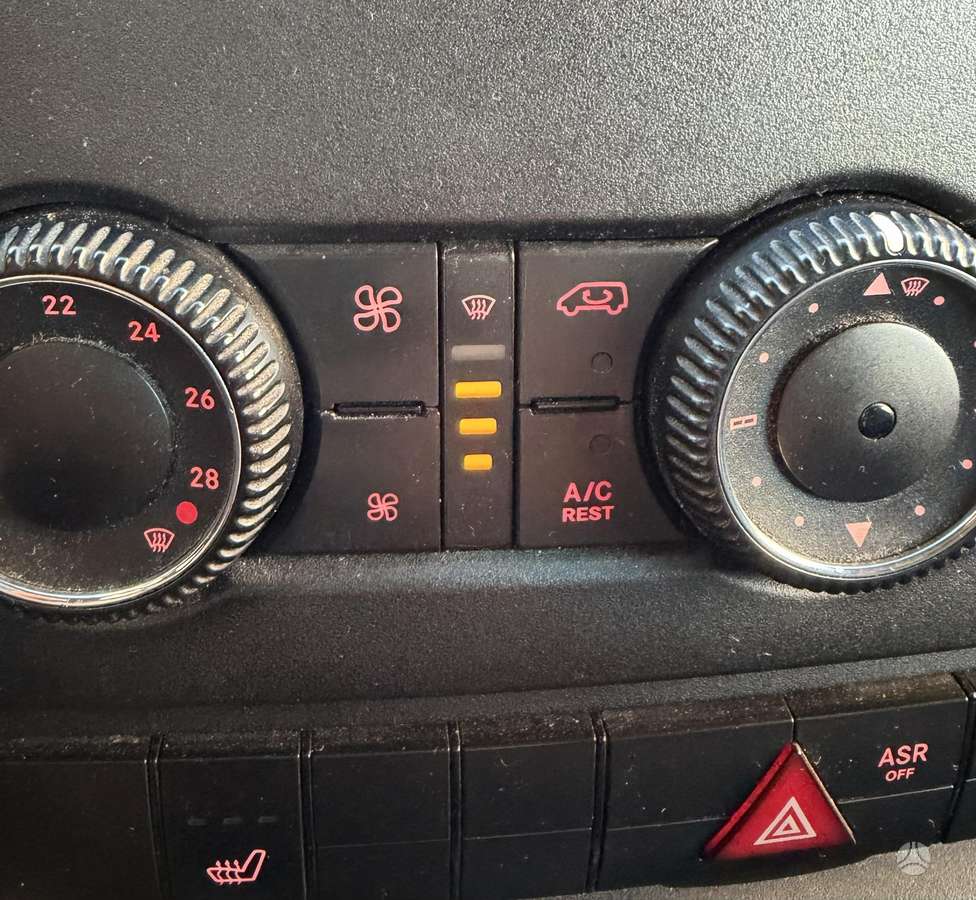 Volkswagen Crafter 2013 — photo 7