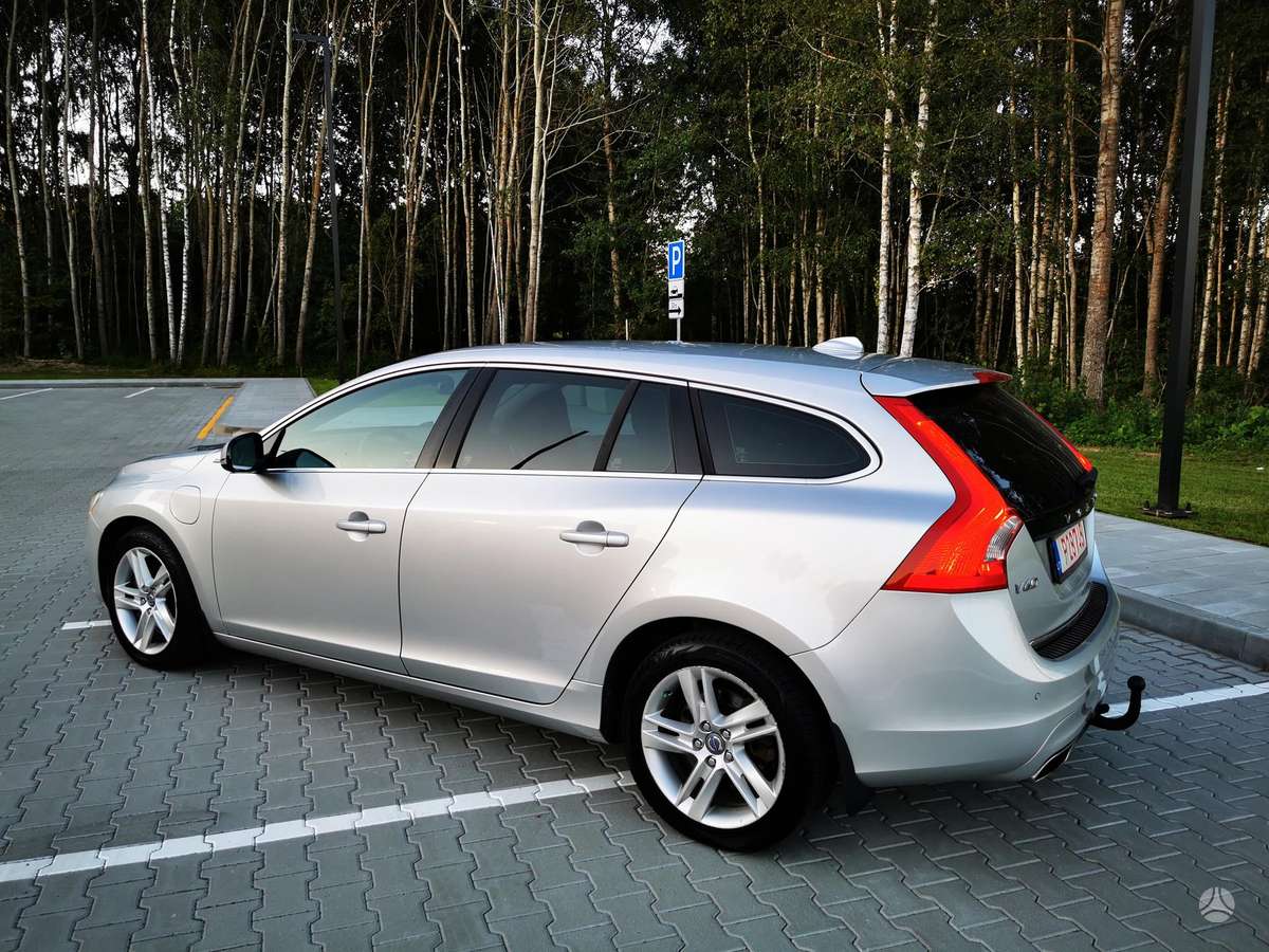 Volvo V60 2013 — photo 10