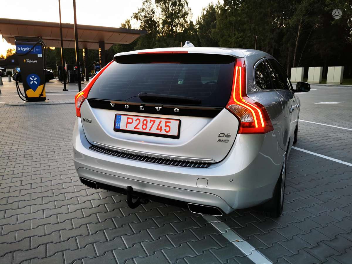 Volvo V60 2013 — photo 11