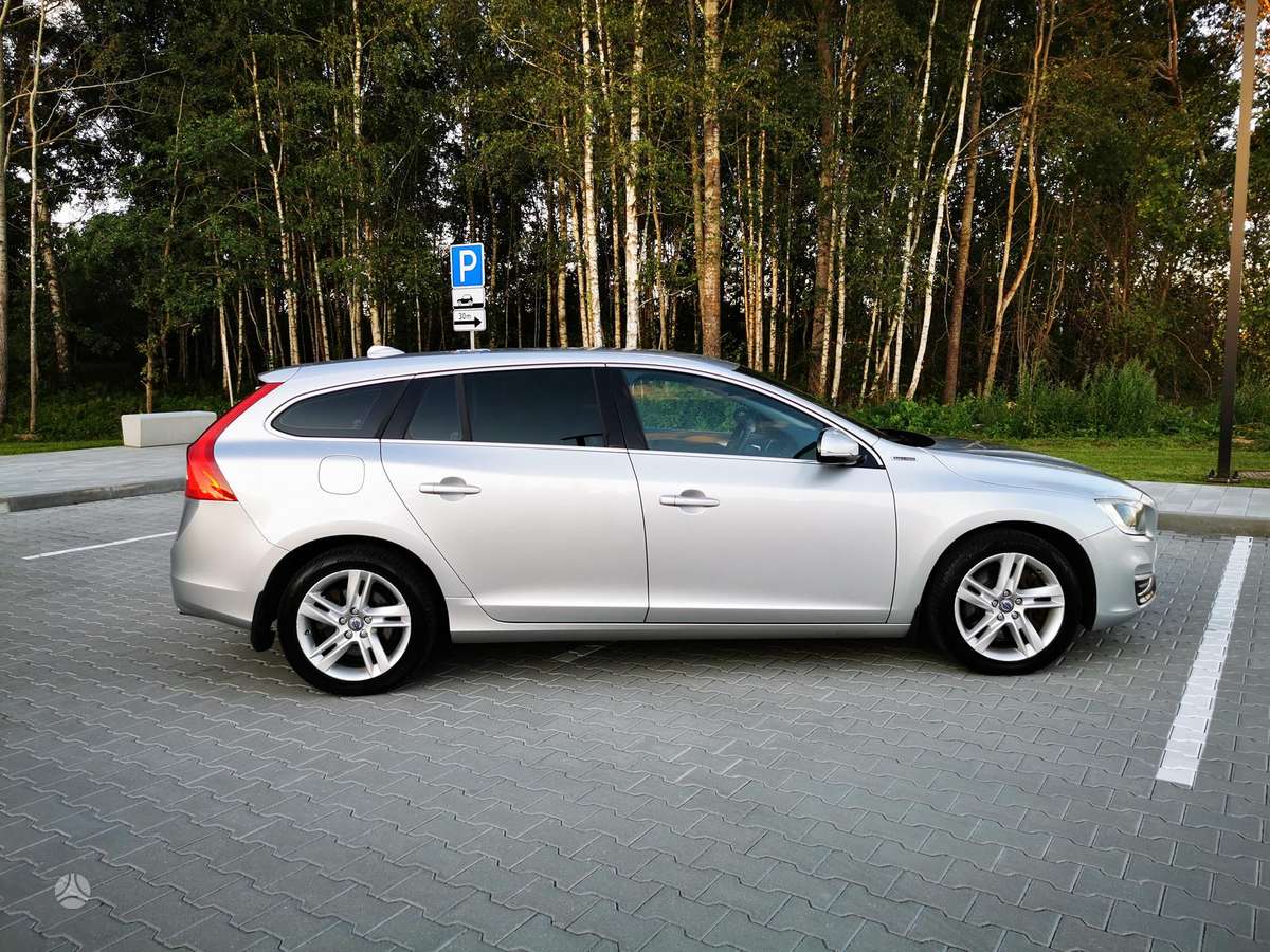 Volvo V60 2013 — photo 8