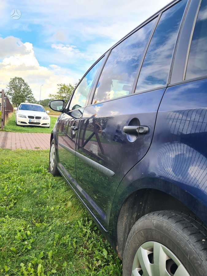 Volkswagen Touran 2009 — photo 11