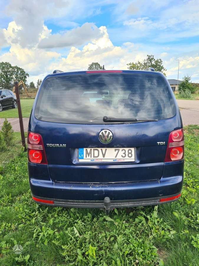 Volkswagen Touran 2009 — photo 6