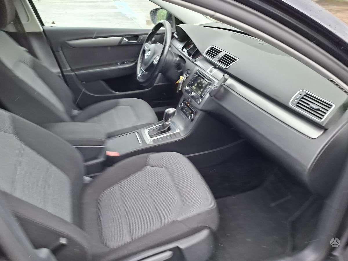Volkswagen Passat 2011 — photo 9
