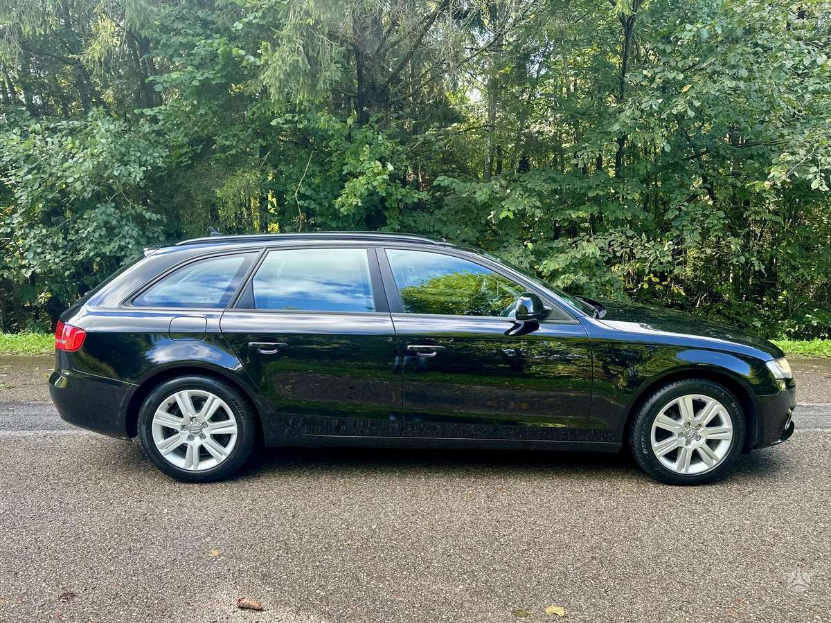 Audi A4 2008 — двигун 1968 cm³, 143 HP (105kW)