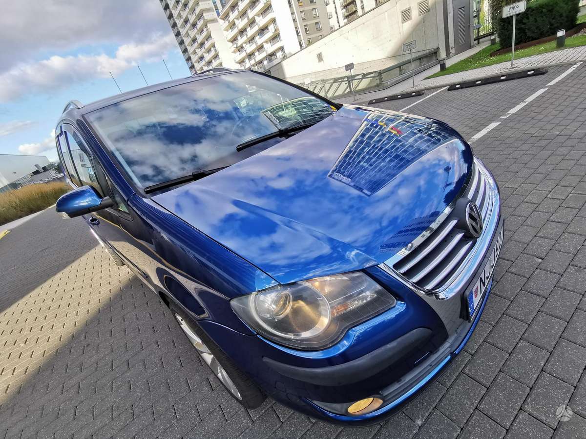 Volkswagen Touran 2009 — photo 29