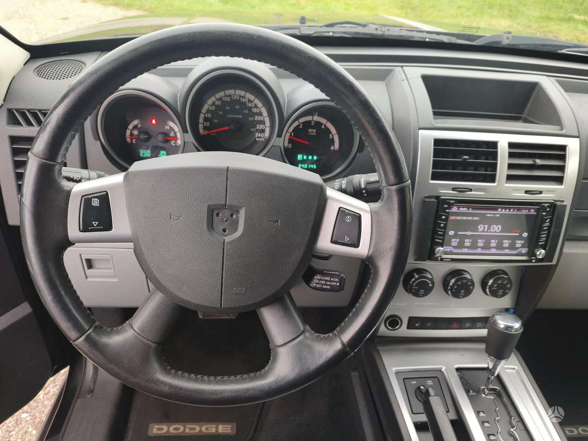 Dodge Nitro 2008 — photo 17
