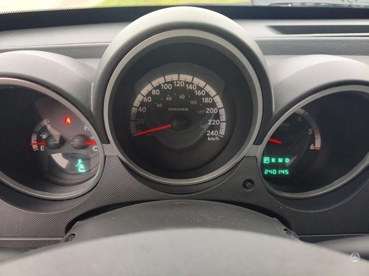 Dodge Nitro 2008 — photo 21