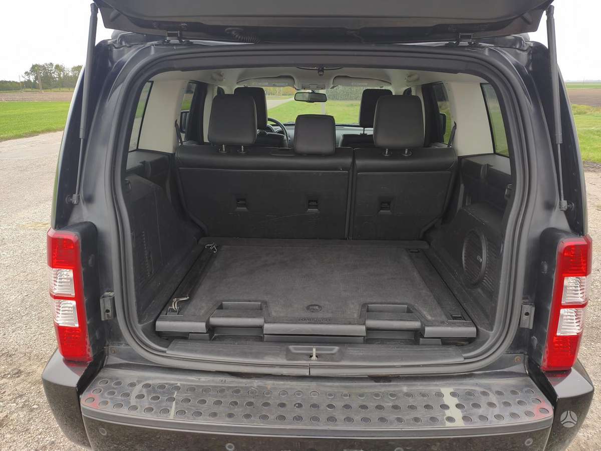 Dodge Nitro 2008 — photo 24
