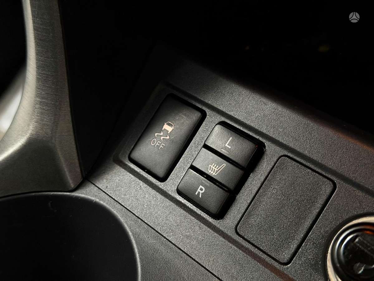 Toyota RAV4 2010 — photo 14