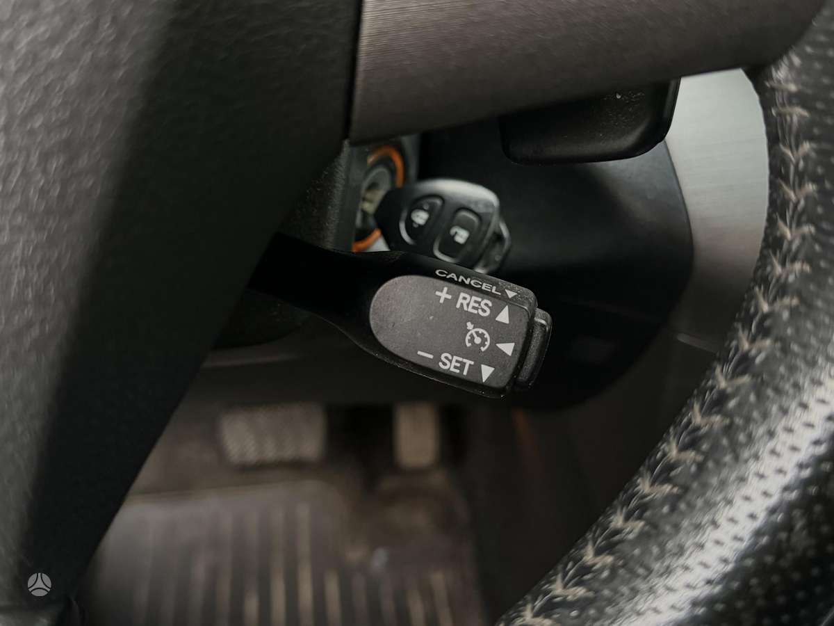 Toyota RAV4 2010 — photo 19