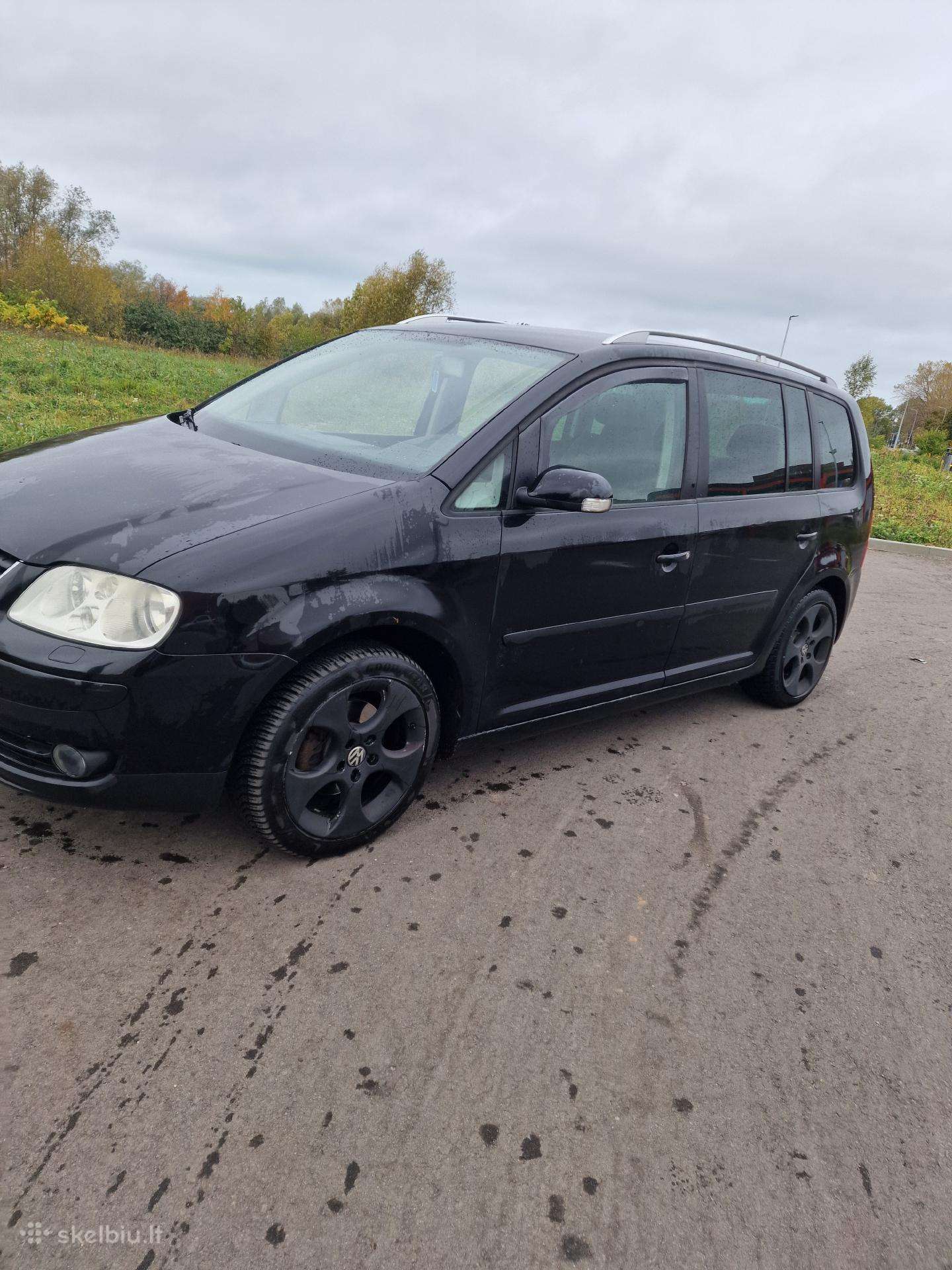 Volkswagen Touran 2006 — вигляд ззаду