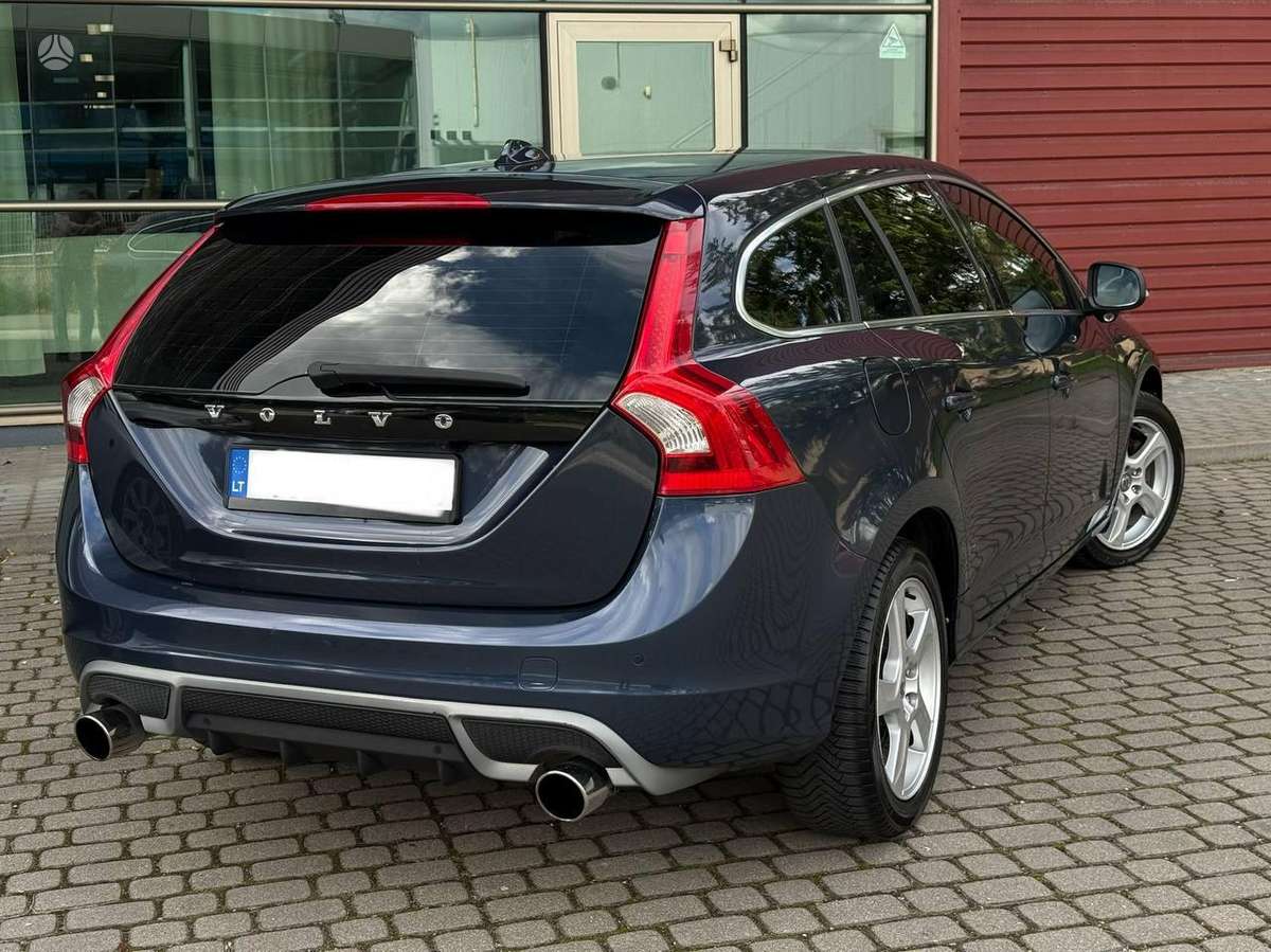 Volvo V60 2012 — фото 8