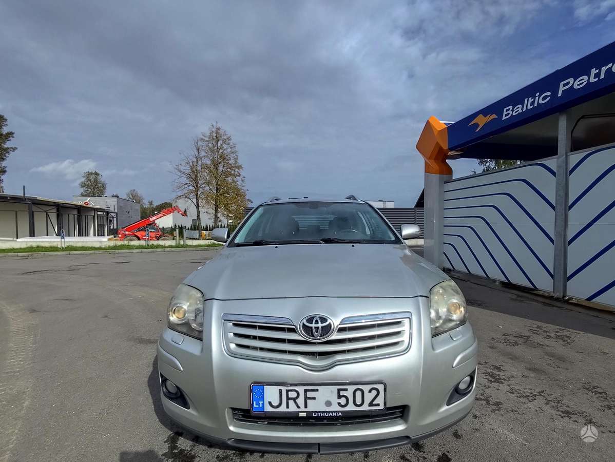 Toyota Avensis 2009 — photo 8