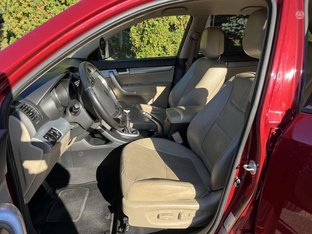 Kia Sorento 2010 — photo 15