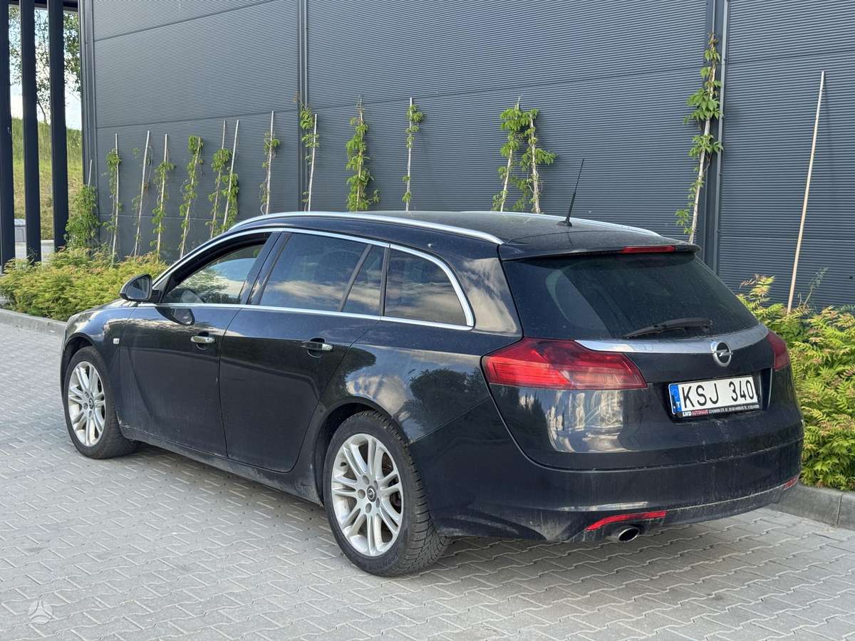Opel Insignia 2010 — interior