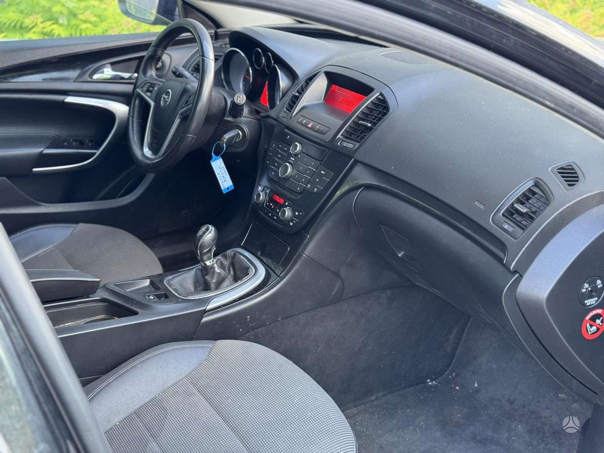 Opel Insignia 2010 — photo 6