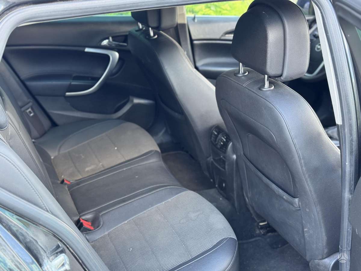 Opel Insignia 2010 — photo 8