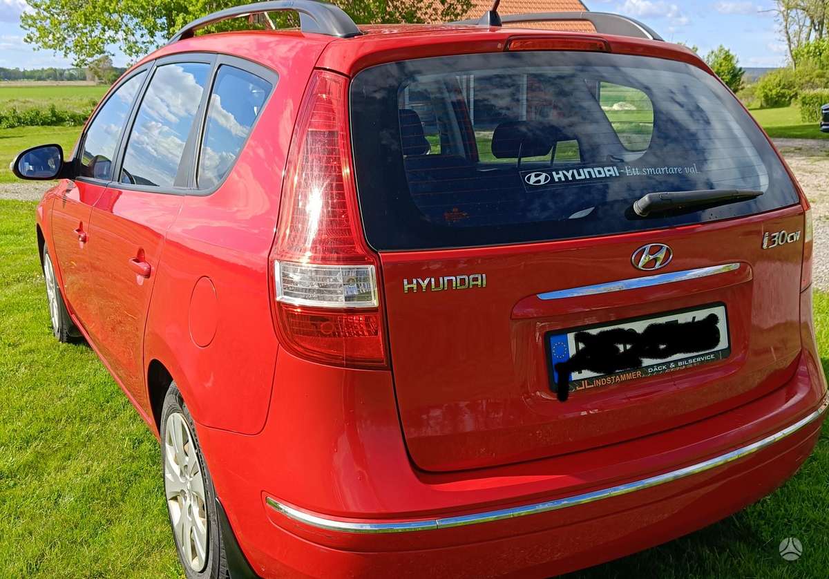 Hyundai i30 2009 — rear view
