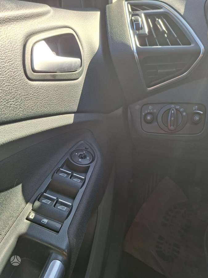 Ford C-MAX 2015 — фото 11
