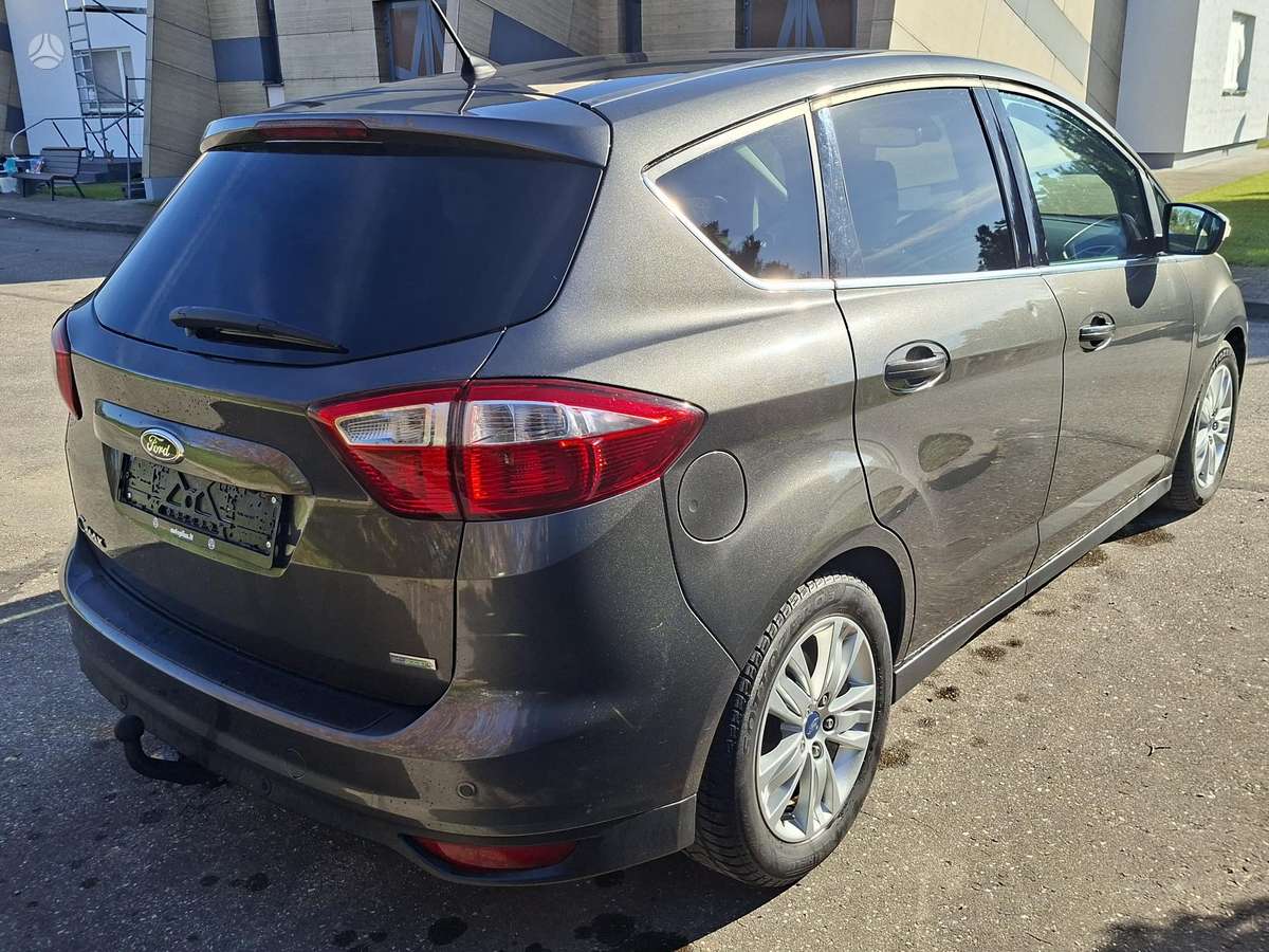 Ford C-MAX 2015 — салон