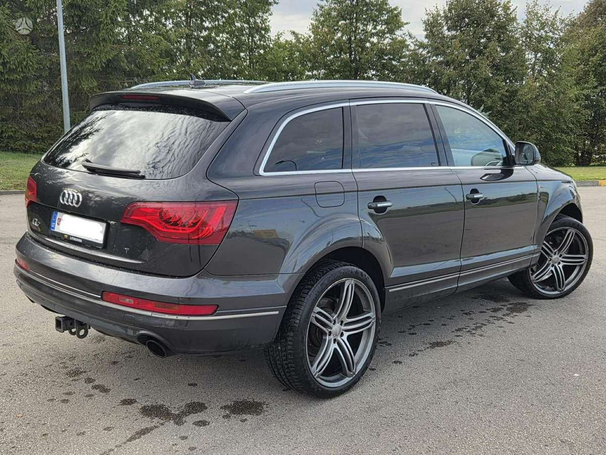 Audi Q7 2012 — двигун 2995 cm³, 280 HP (206kW)