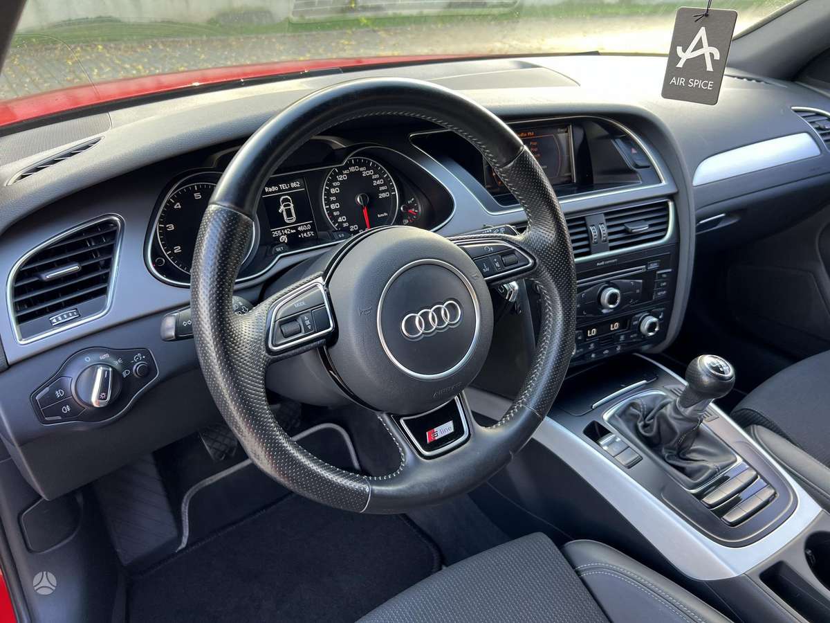 Audi A4 2012 — photo 25