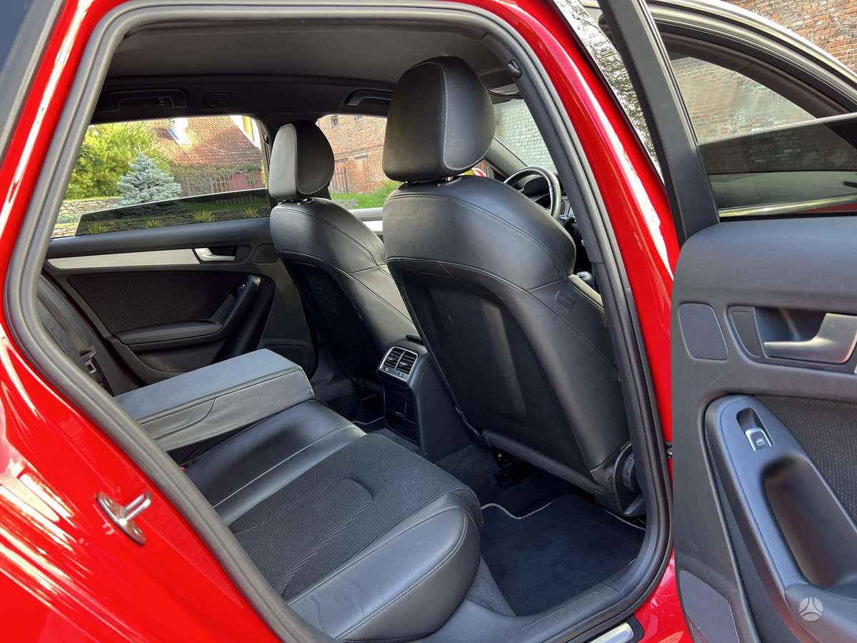 Audi A4 2012 — photo 28