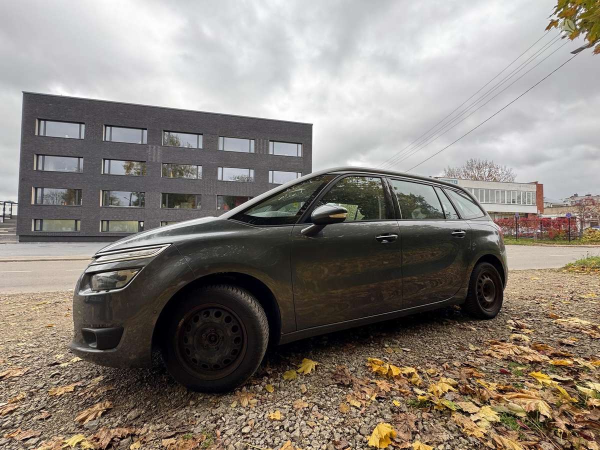 Citroen Grand 2014 — салон