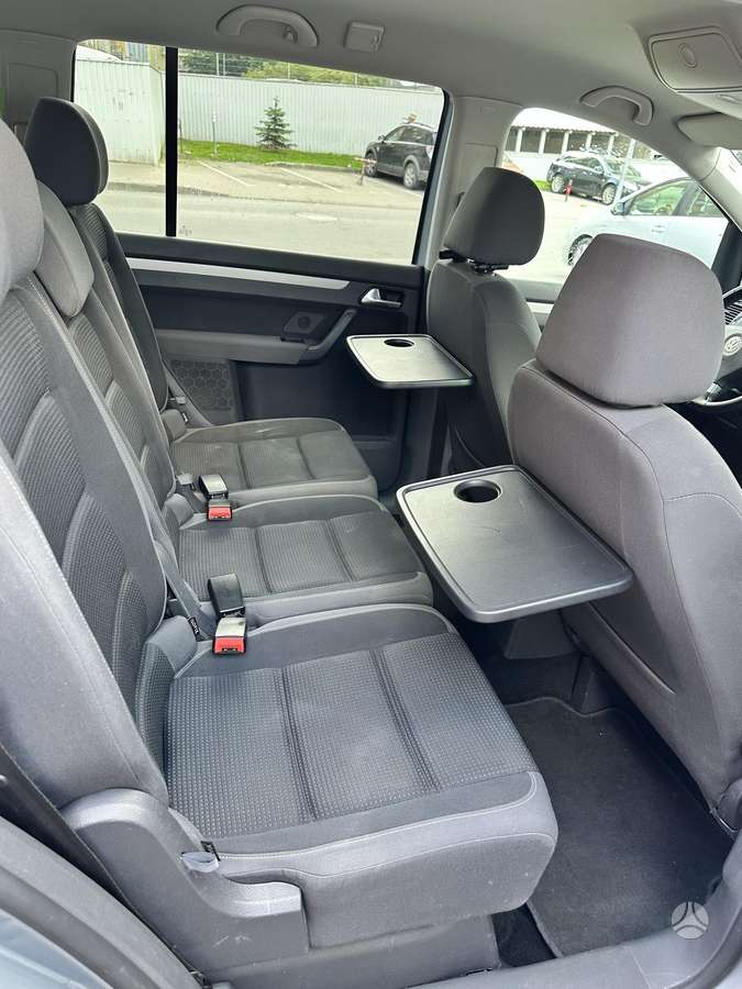 Volkswagen Touran 2009 — photo 10