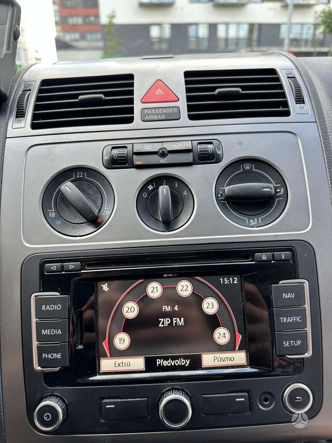 Volkswagen Touran 2009 — photo 13