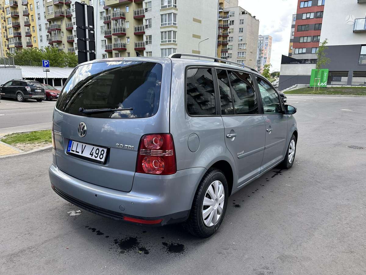 Volkswagen Touran 2009 — photo 5