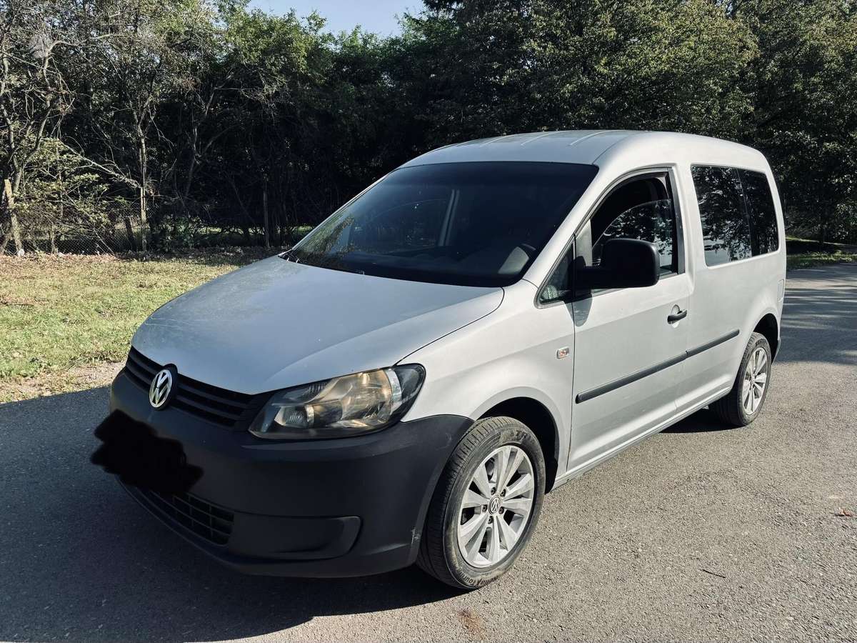 Volkswagen Caddy 2012 — rear view