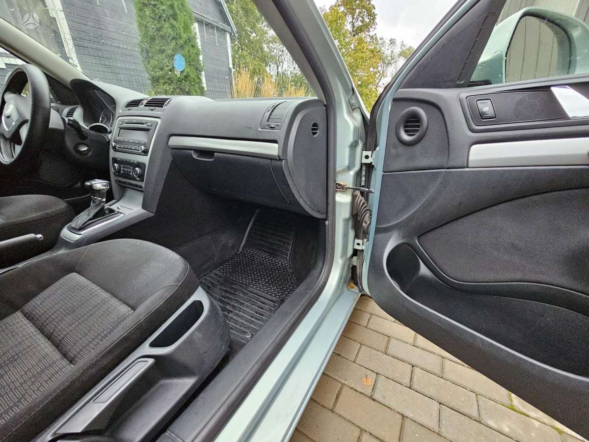 Skoda Octavia 2011 — photo 8